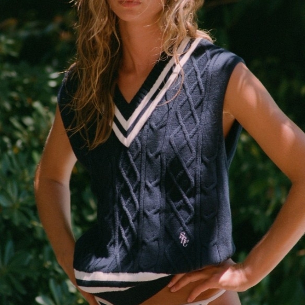 NEW Sporty & Rich Preppy Cable Knit V-Neck Sweater Vest In Navy - M